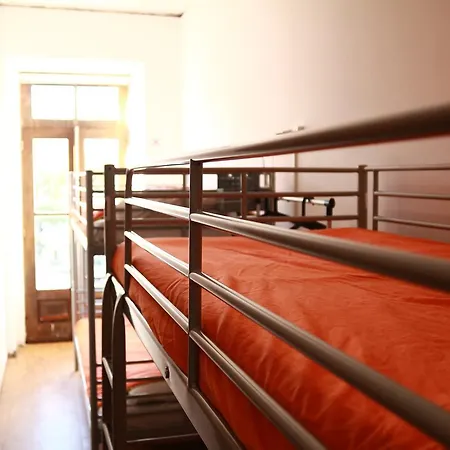 Downtown Hostel *
